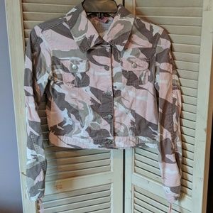 Camouflage lightweight jacket